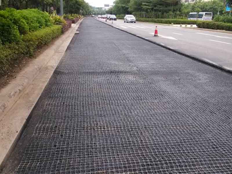 瀝青路面鋪設玻纖格柵